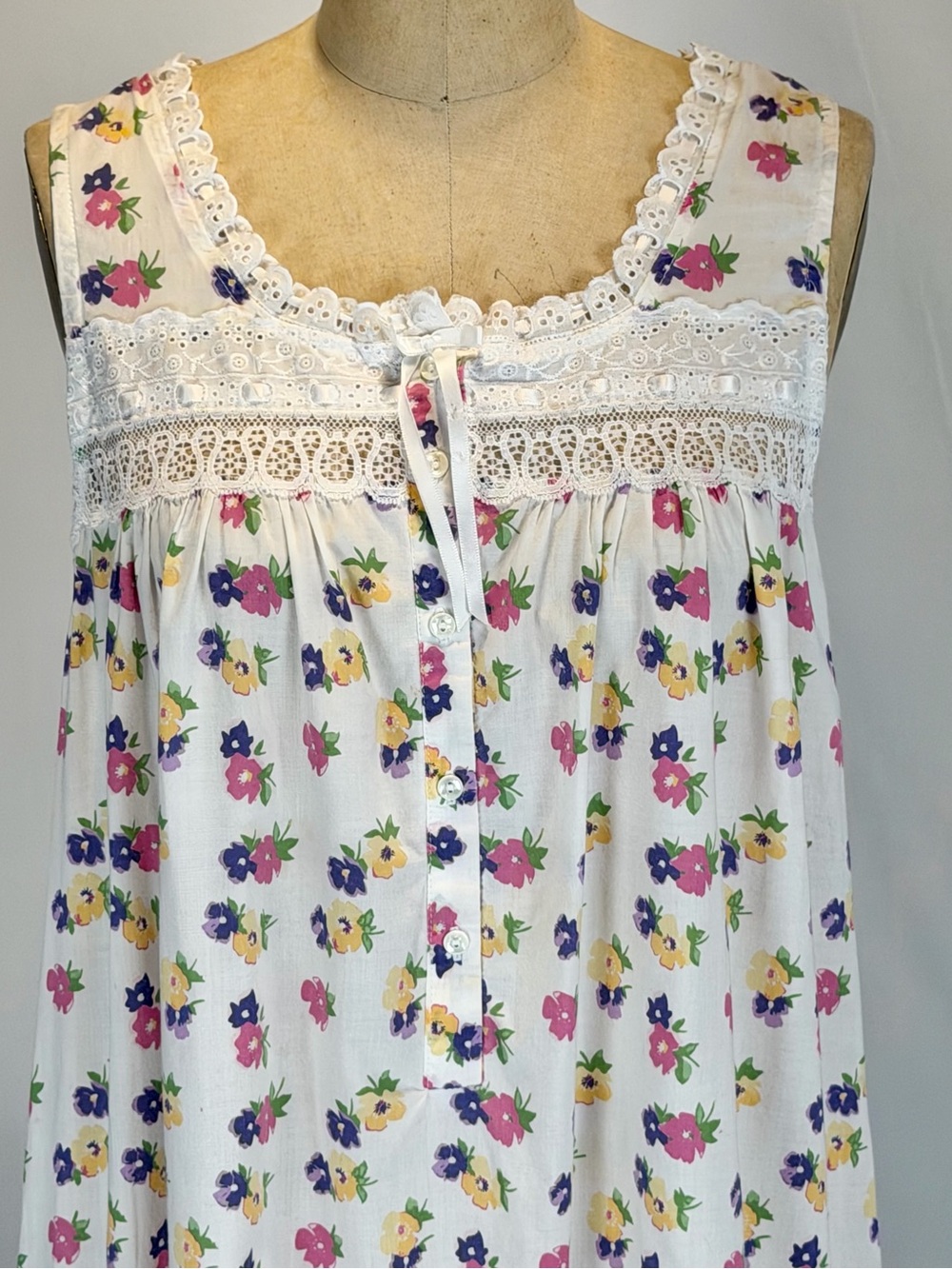 VINTAGE cotton eyelet lace nightgown sleeveless long maxi cottage country floral - Picture 3 of 10